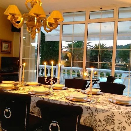 Autentico Lujo, Stylish Host Cantabria. Vila Camargo