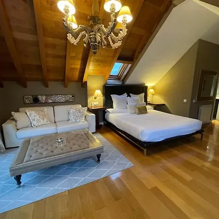 Villa Autentico Lujo, Stylish Host Cantabria. *