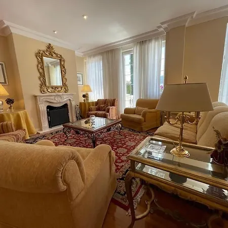 Villa Autentico Lujo, Stylish Host Cantabria. *