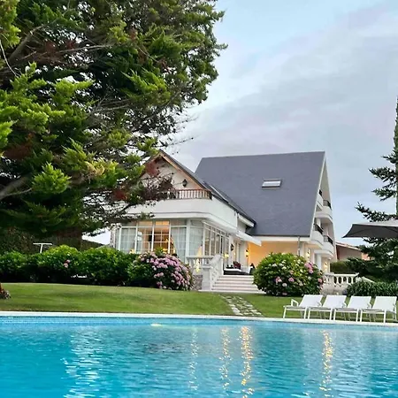 Villa Autentico Lujo, Stylish Host Cantabria. *