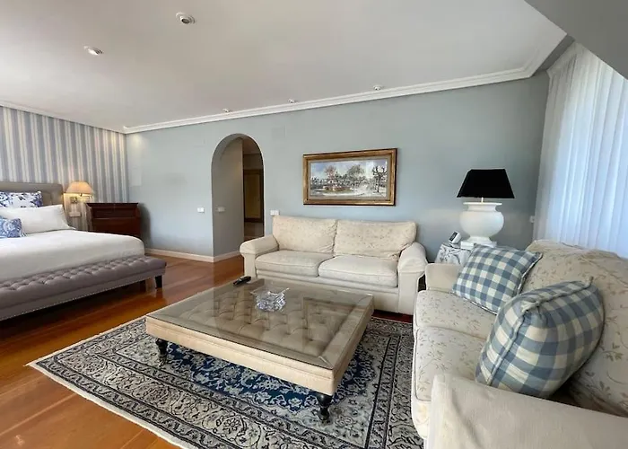 Villa Autentico Lujo, Stylish Host Cantabria. *