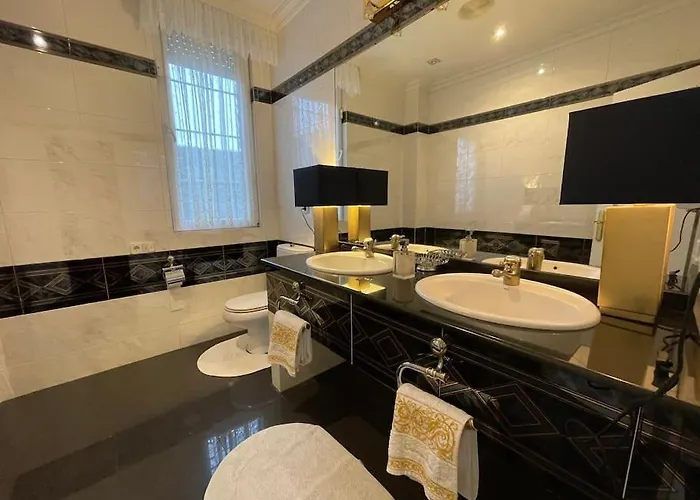 Autentico Lujo, Stylish Host Cantabria. Villa *