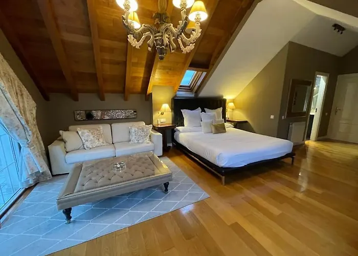 Villa Autentico Lujo, Stylish Host Cantabria. *