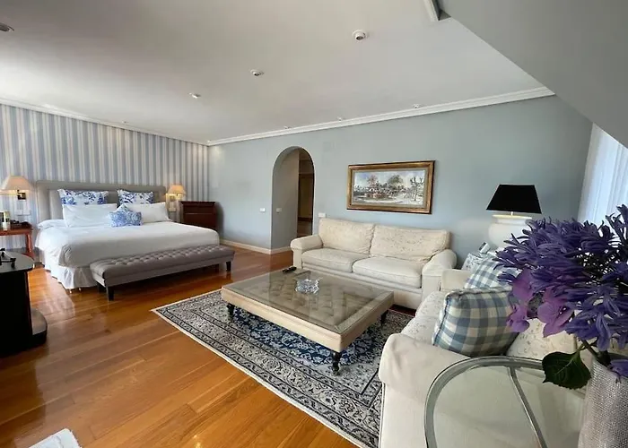 Autentico Lujo, Stylish Host Cantabria. Villa