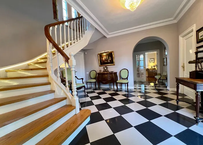 Autentico Lujo, Stylish Host Cantabria. Villa *